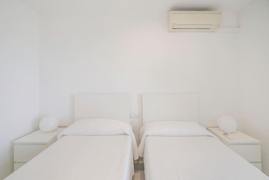 Romanas With Sunsets And Views Apartment
